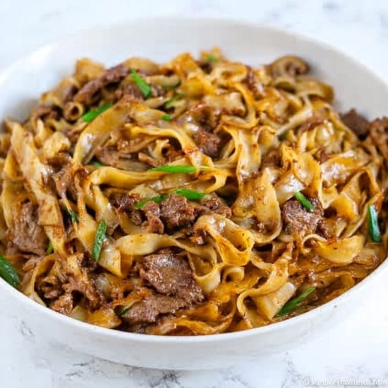 Stir-Fried Beef with Flat Rice Noodles Recipe